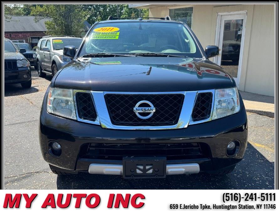 2011 Nissan Pathfinder LE 4X4's photo