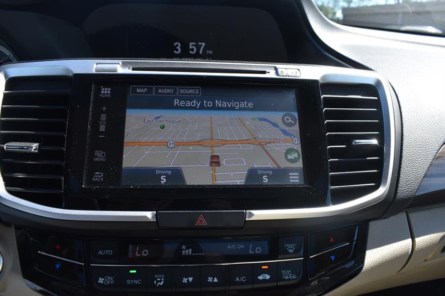 2017 Honda Accord Touring - Photo 15