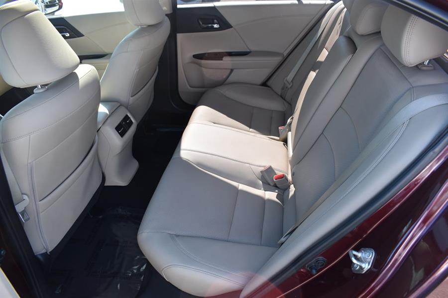 2017 Honda Accord Touring - Photo 19