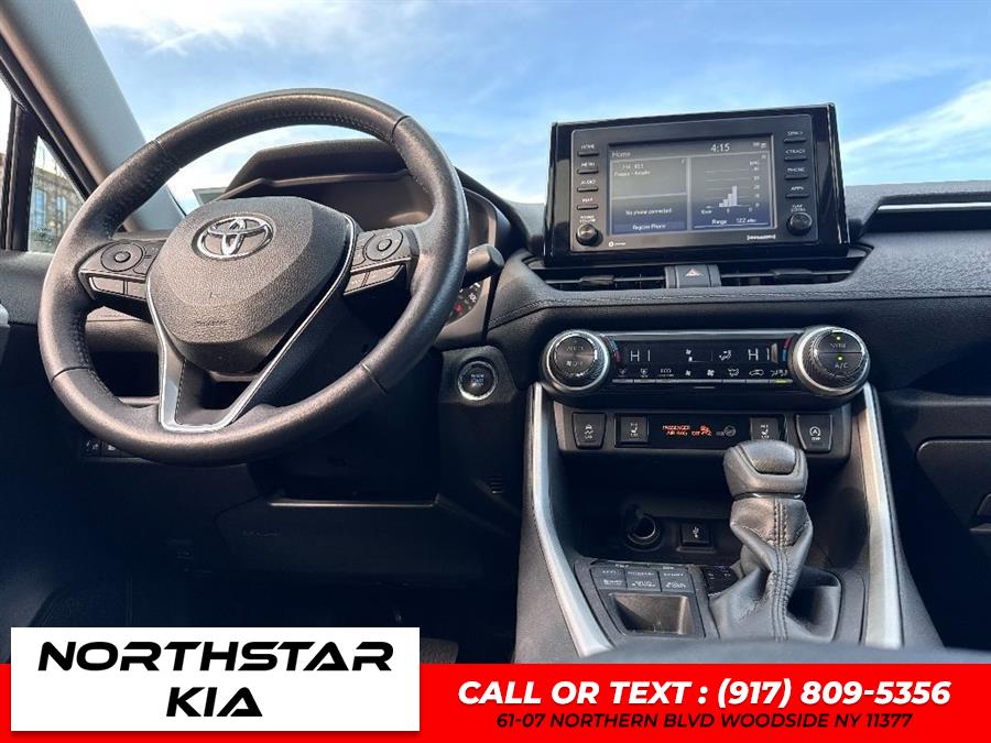 2022 Toyota RAV4 XLE - Photo 28