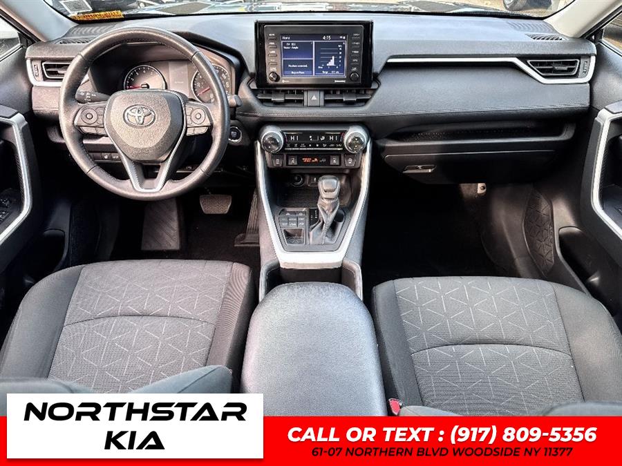 2022 Toyota RAV4 XLE - Photo 27