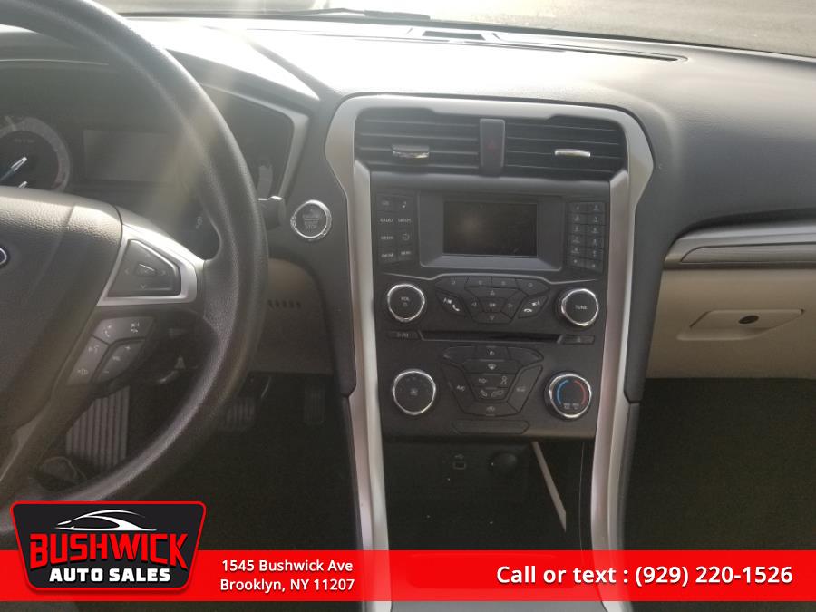 2017 Ford Fusion SE - Photo 7