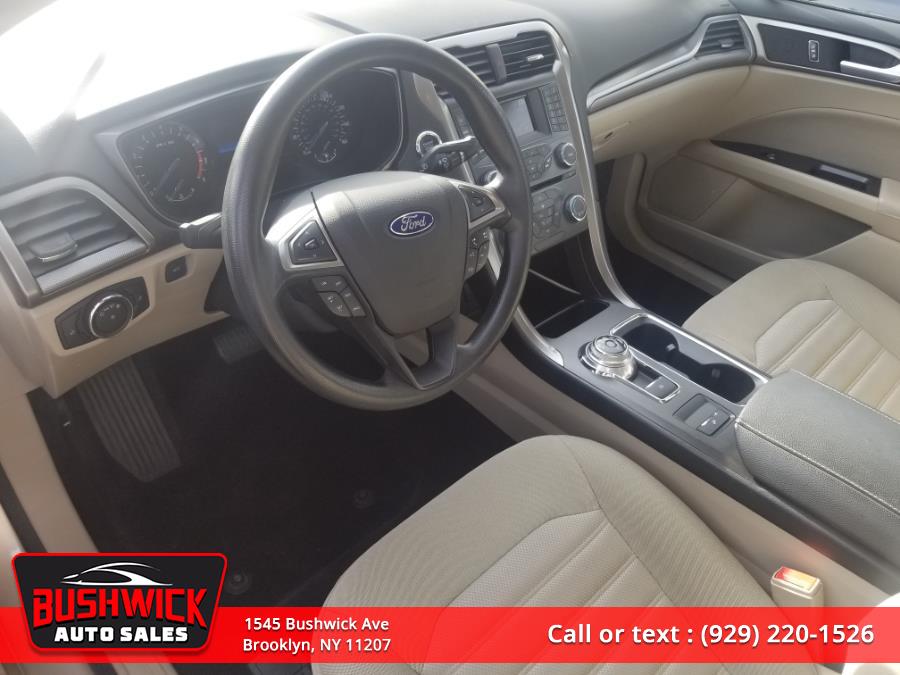 2017 Ford Fusion SE - Photo 6