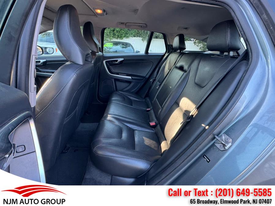 2017 Volvo V60 Premier - Photo 38