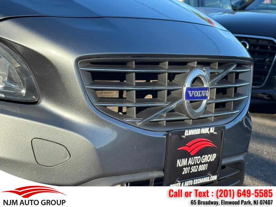 2017 Volvo V60 T5 AWD Premier's photo