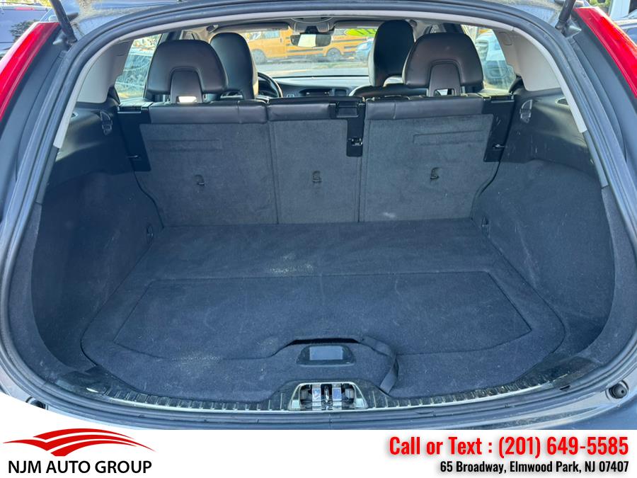 2017 Volvo V60 Premier - Photo 12