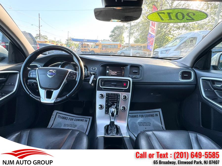 2017 Volvo V60 Premier - Photo 46