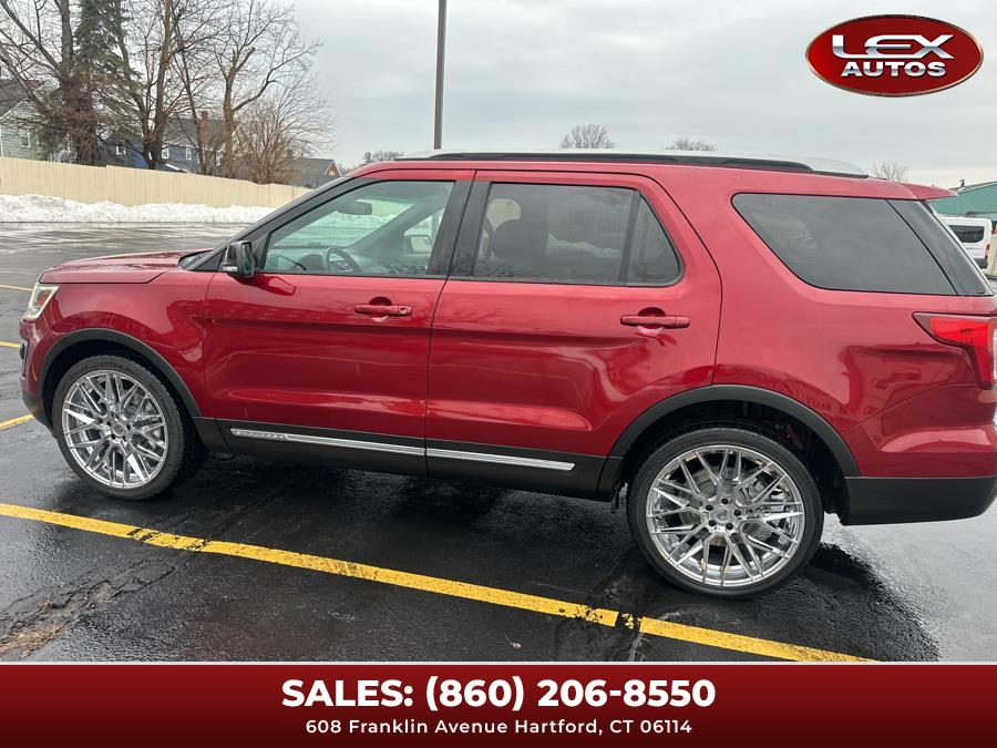2016 Ford Explorer XLT - Photo 12