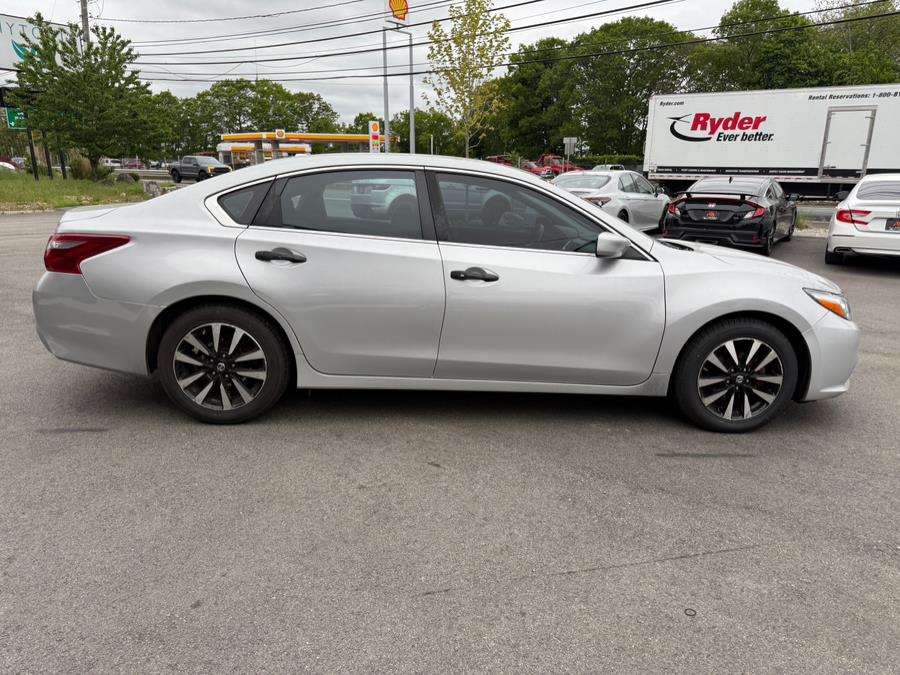 2018 Nissan Altima SV - Photo 6