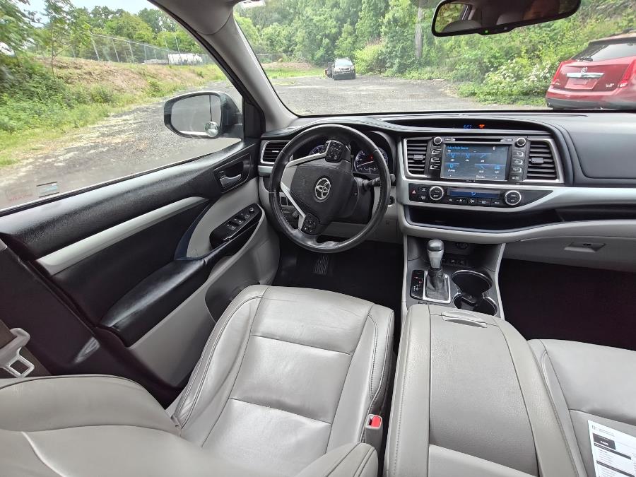 2015 Toyota Highlander XLE - Photo 20
