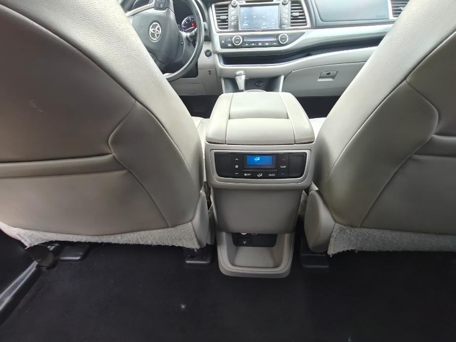 2015 Toyota Highlander XLE - Photo 19