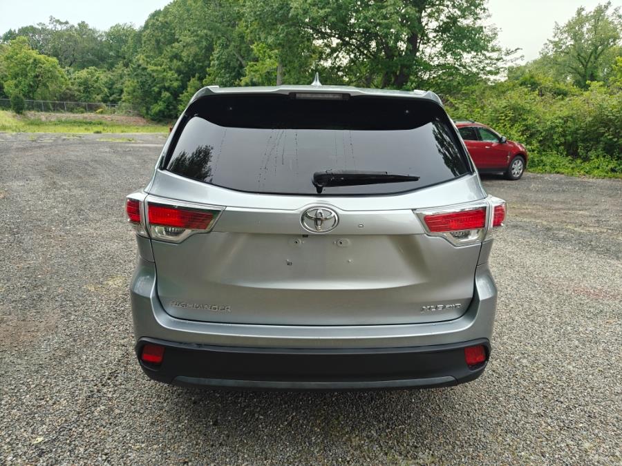 2015 Toyota Highlander XLE - Photo 6