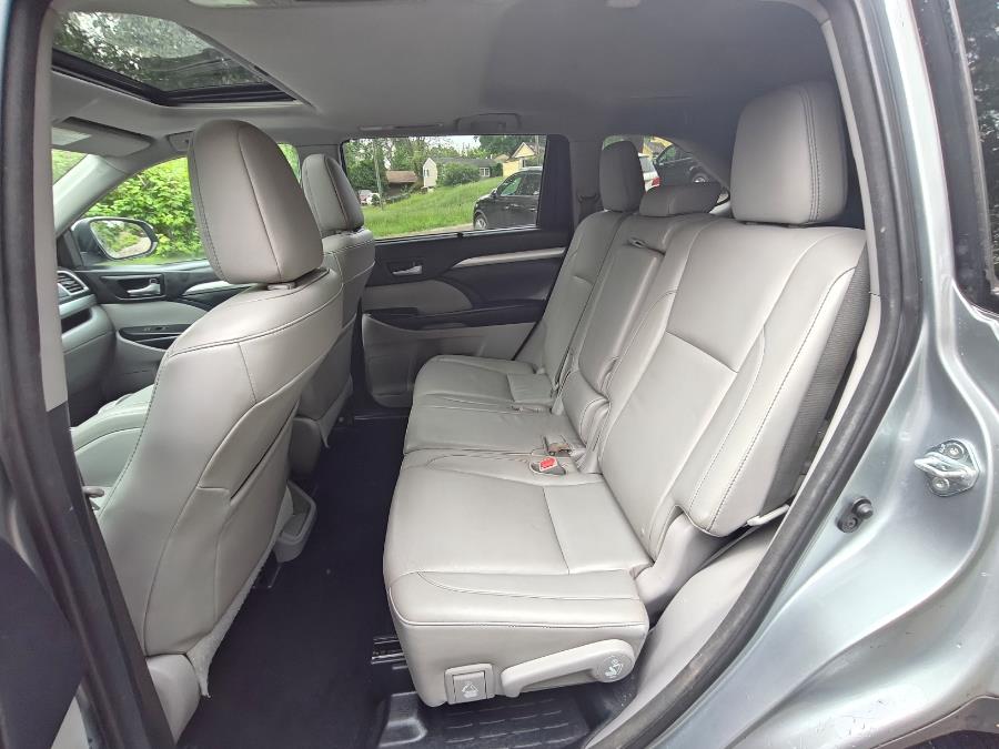 2015 Toyota Highlander XLE - Photo 14