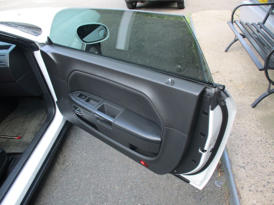 2014 Dodge Challenger SXT - Photo 11