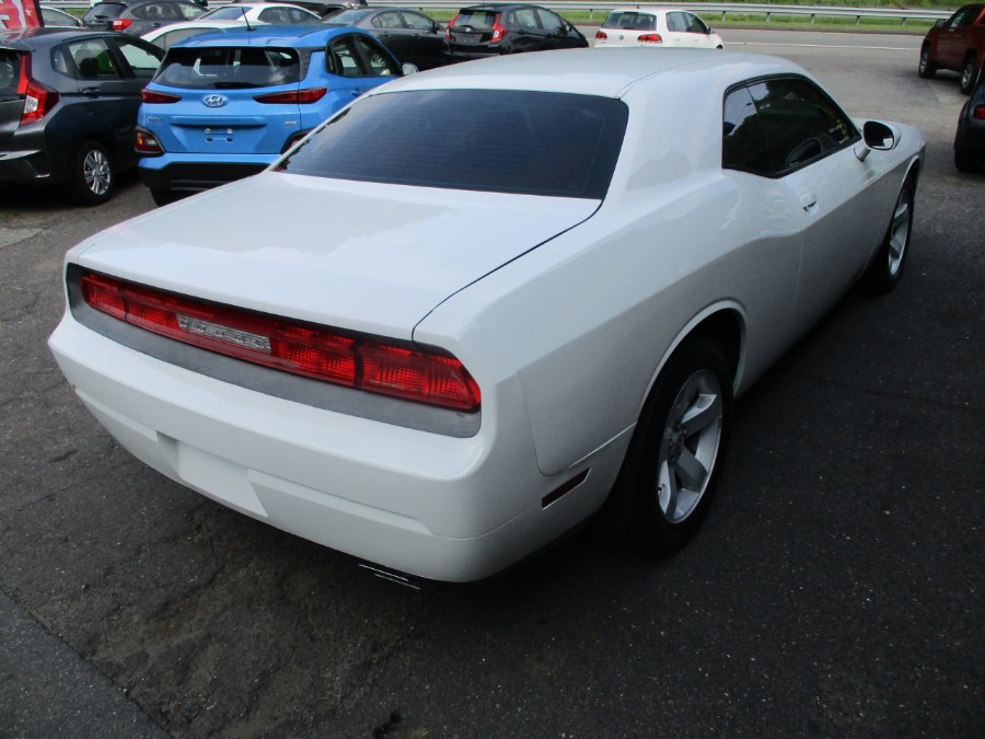 2014 Dodge Challenger SXT - Photo 3