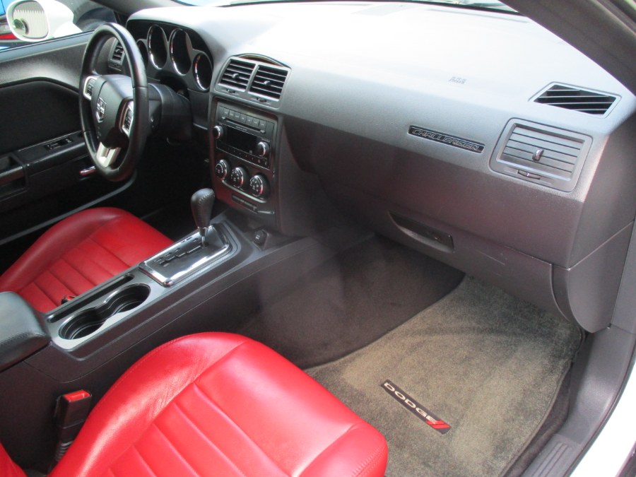 2014 Dodge Challenger SXT - Photo 12