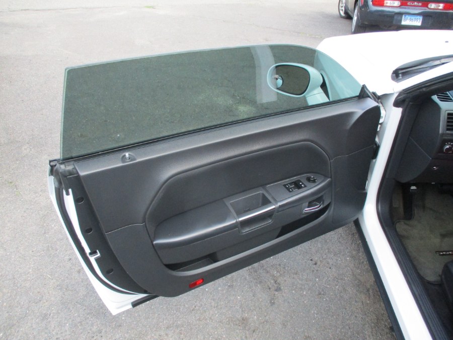 2014 Dodge Challenger SXT - Photo 16