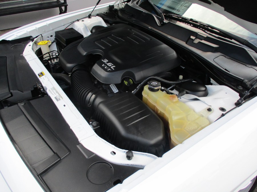 2014 Dodge Challenger SXT - Photo 20