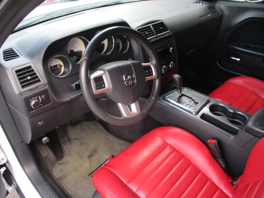 2014 Dodge Challenger SXT - Photo 17