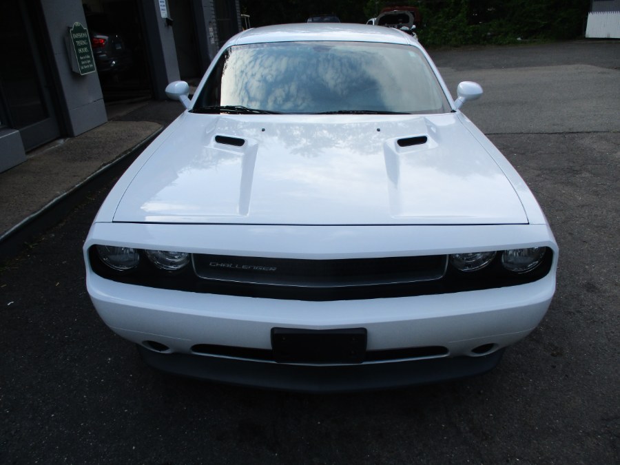 2014 Dodge Challenger SXT's photo