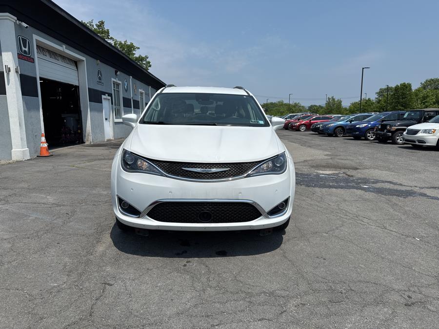 2018 Chrysler Pacifica Touring L Plus's photo