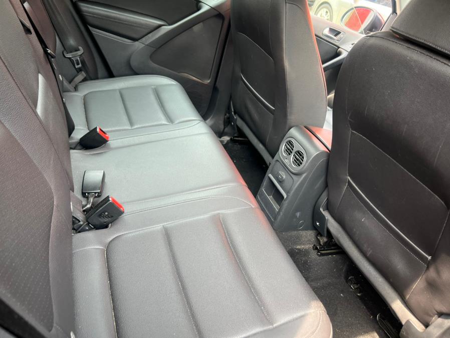 2017 Volkswagen Tiguan S - Photo 10