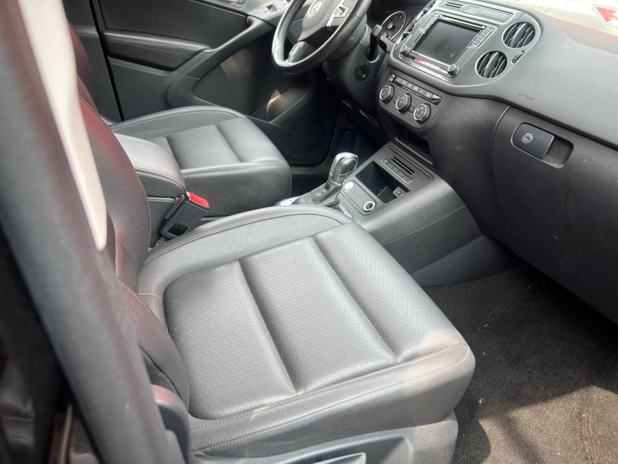 2017 Volkswagen Tiguan S - Photo 12