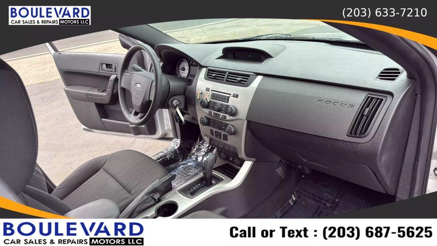 2010 Ford Focus SE - Photo 33