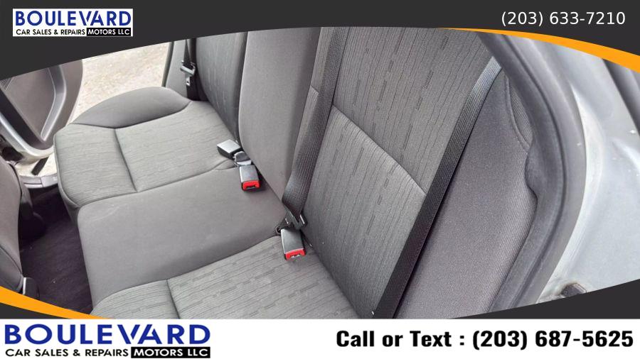2010 Ford Focus SE - Photo 25