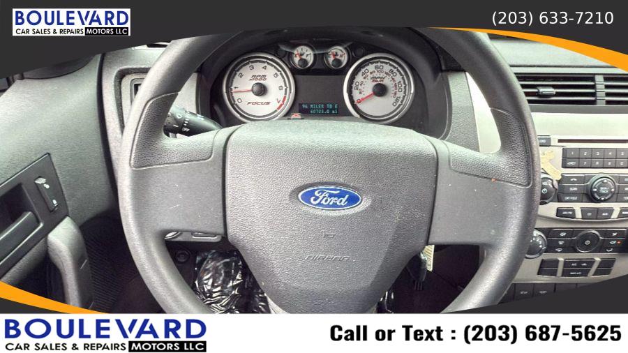 2010 Ford Focus SE - Photo 17