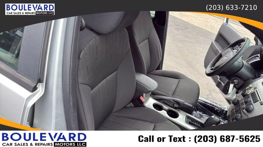 2010 Ford Focus SE - Photo 32