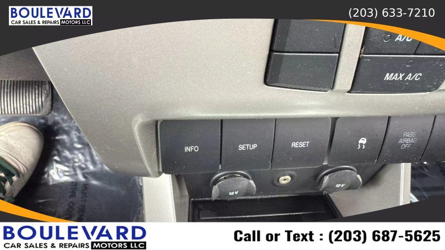 2010 Ford Focus SE - Photo 15