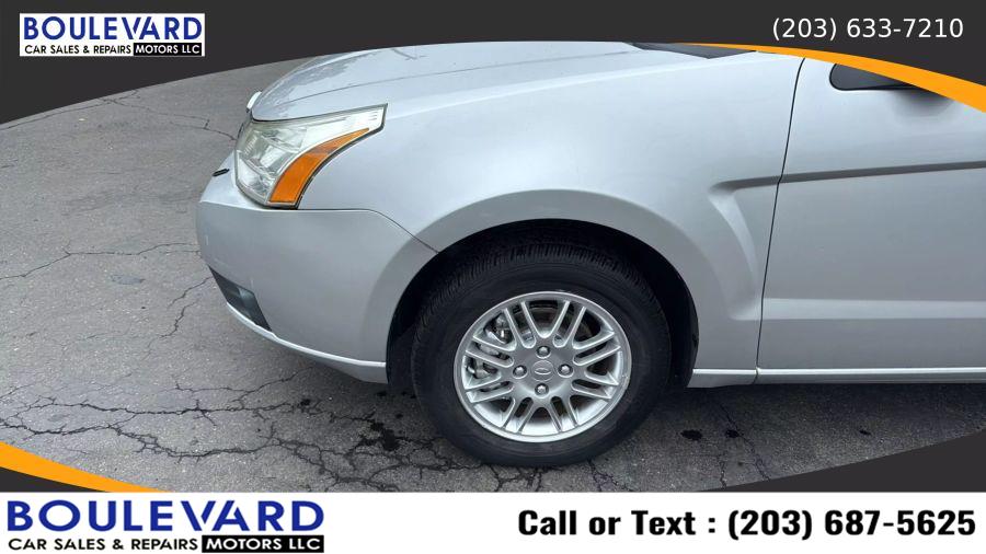 2010 Ford Focus SE - Photo 8