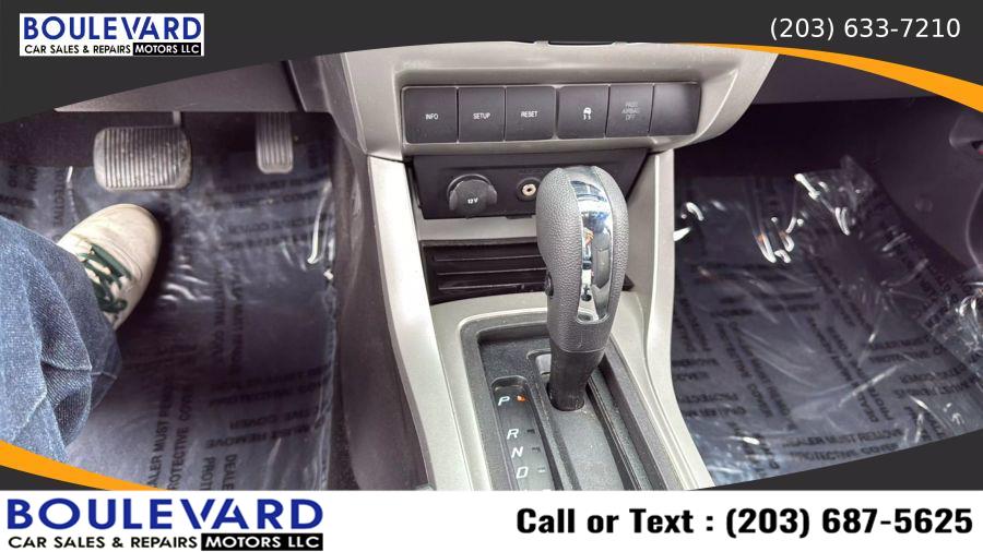 2010 Ford Focus SE - Photo 14