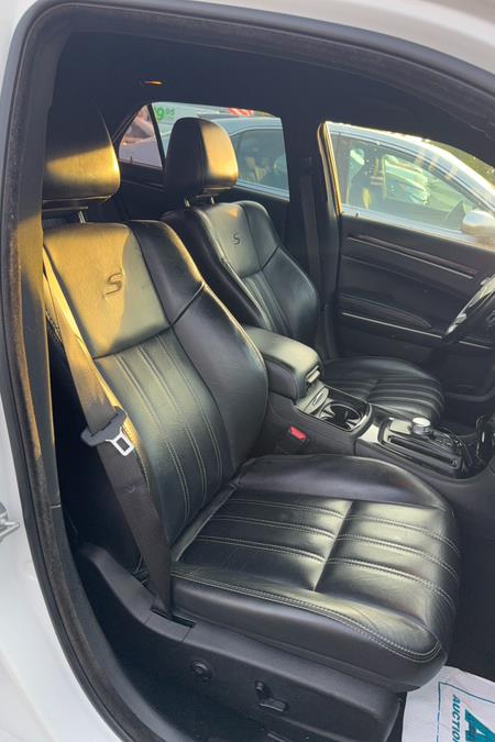 2019 Chrysler 300 S - Photo 7