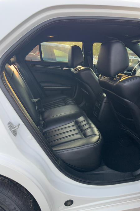 2019 Chrysler 300 S - Photo 6