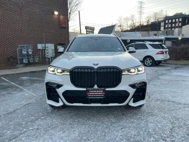 2022 BMW X7 xDrive40i's photo