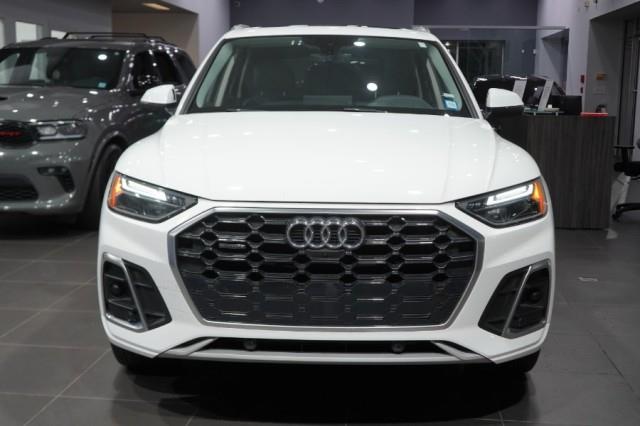 2022 Audi Q5 45 Premium Plus's photo