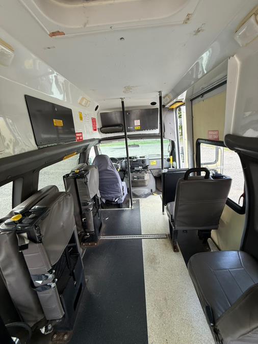 2011 Ford E-Series Econoline Van Commercial - Photo 12