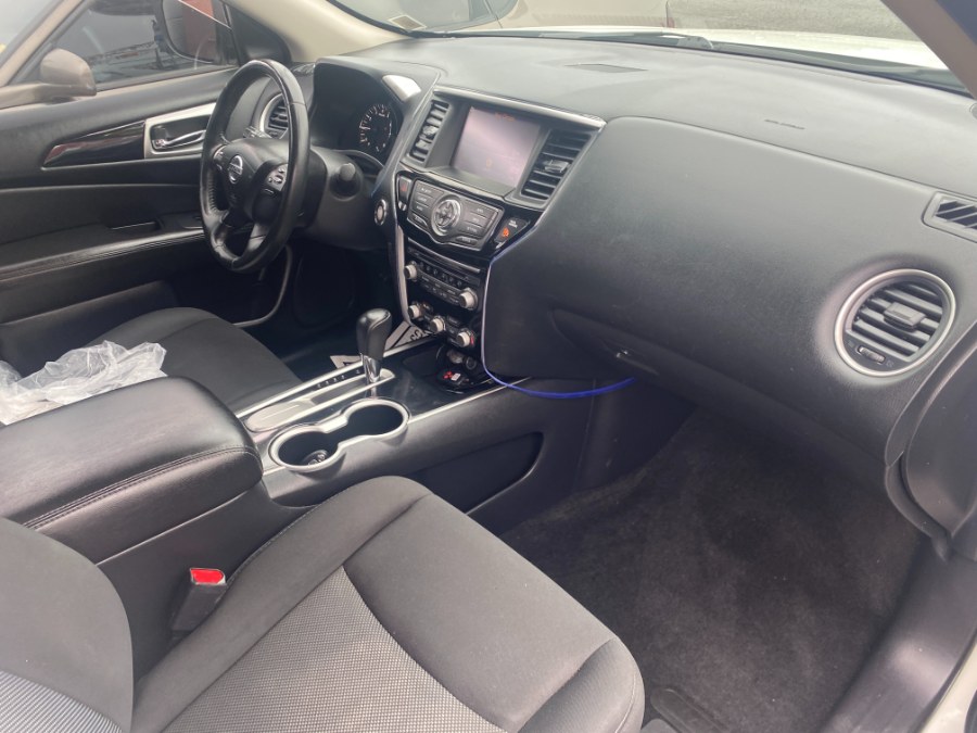 2020 Nissan Pathfinder SV - Photo 13