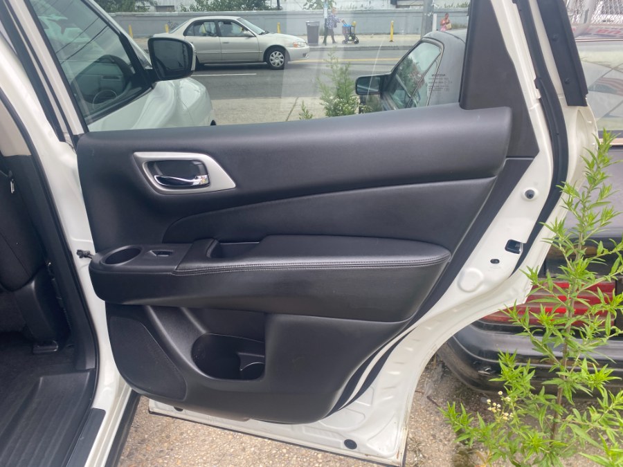 2020 Nissan Pathfinder SV - Photo 8