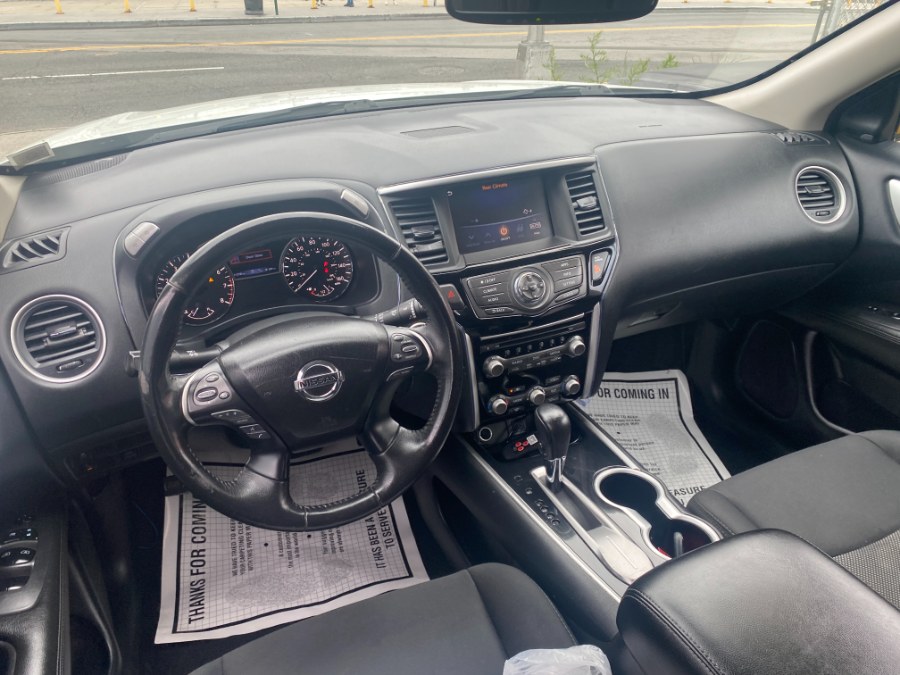 2020 Nissan Pathfinder SV - Photo 16