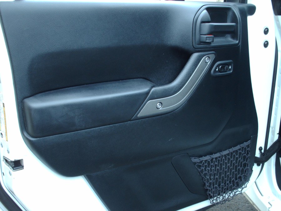 2017 Jeep Wrangler Sport S - Photo 14