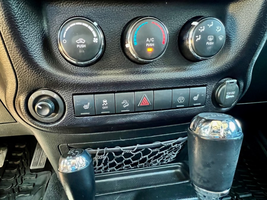 2016 Jeep Wrangler Unlimited Sahara - Photo 23
