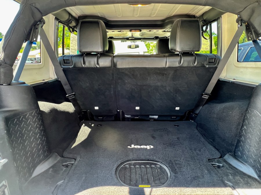 2016 Jeep Wrangler Unlimited Sahara - Photo 9
