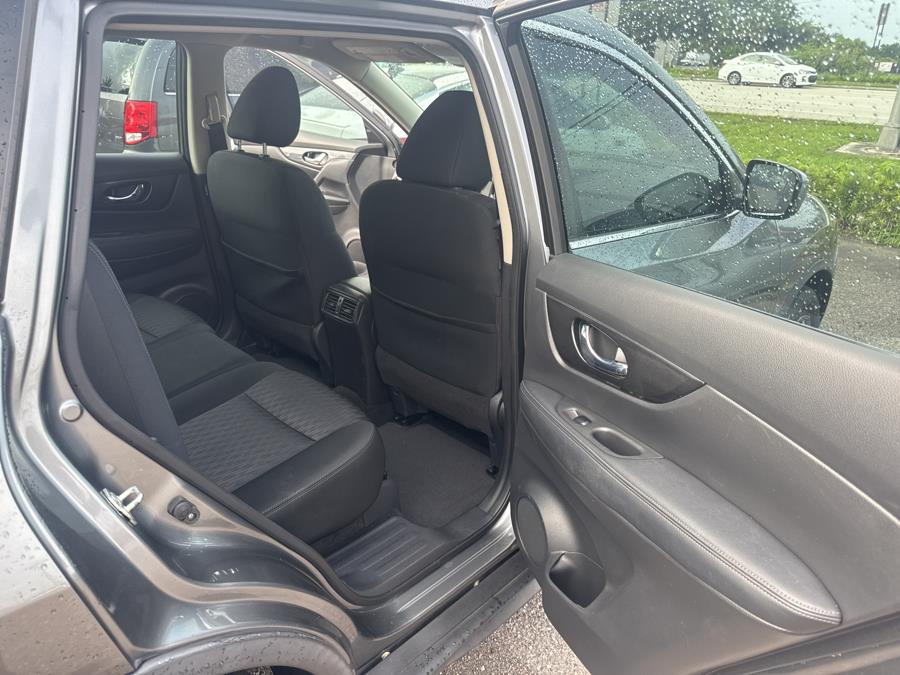 2018 Nissan Rogue S - Photo 11