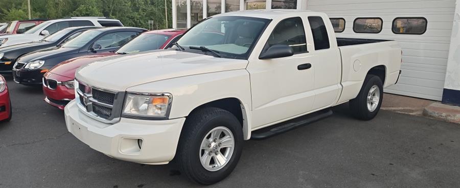 Bright White 2008 Dodge Dakota SLT Extended Cab RWD Pickup Truck Rear-Wheel Drive Automatic
