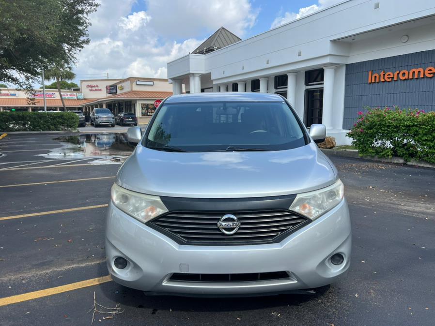 2016 Nissan Quest S's photo