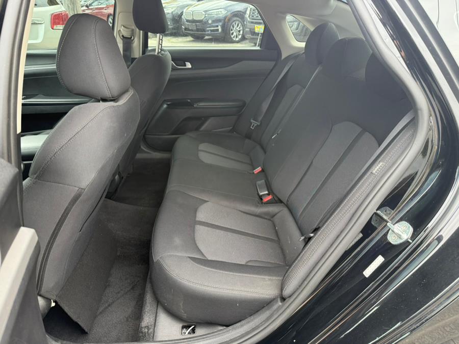 2021 Kia K5 LX - Photo 8