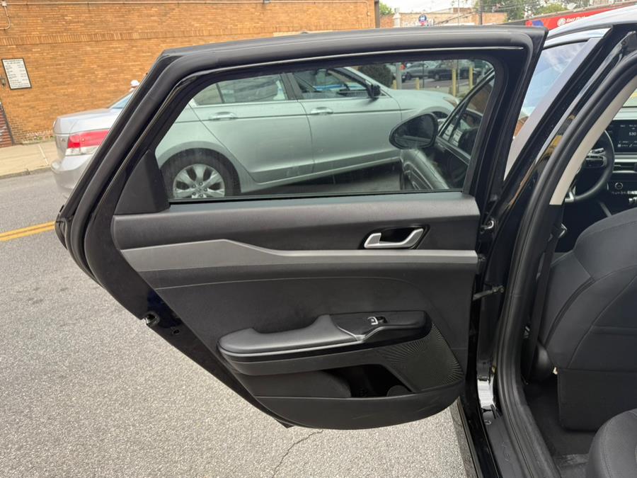 2021 Kia K5 LX - Photo 20